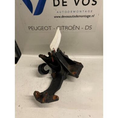 Citroen Xantia  Engine mount RFV 2000 5706B4