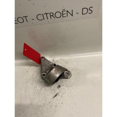 Citroen Xantia 2.0 HDi 110 Engine mount RHZ 1999 1807CC
