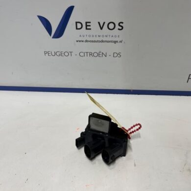 Peugeot 208 1.2 Hybrid 136 Cooling fan resistor 2025 9850128380
