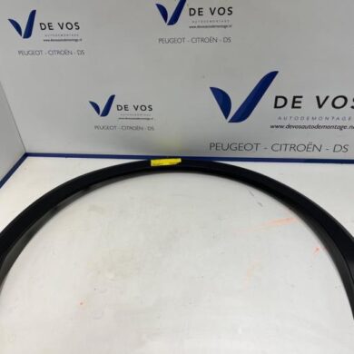 Citroen C4 1.2 Hybrid 136 Wheel arch strip 2024 98329590XT