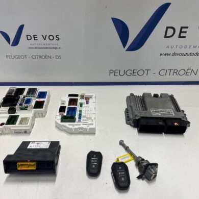 Peugeot 308 1.6 16V HYbrid 180 e-EAT8 Computer Motormanagement 5G06 2023 9851153380-1684493980