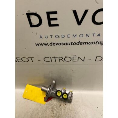 Peugeot 207 1.4 HDi Hoofdremcilinder 8HZ 2010 4601R6