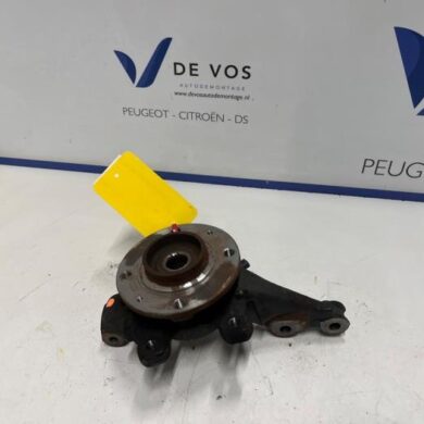 Opel Corsa 1.2 12V 75 Fusee rechts-voor 2025 9826779780