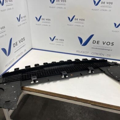 Peugeot 308 1.2 PureTech Hybrid 136 Beschermplaat bodem 2023 9835411980