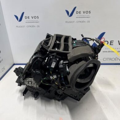 Peugeot 2008 1.2 VTi 12V PureTech 100 Kachelhuis 2024 9840568380