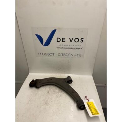 Citroen Xsara  Front wishbone, left 1999 3520H6-364051