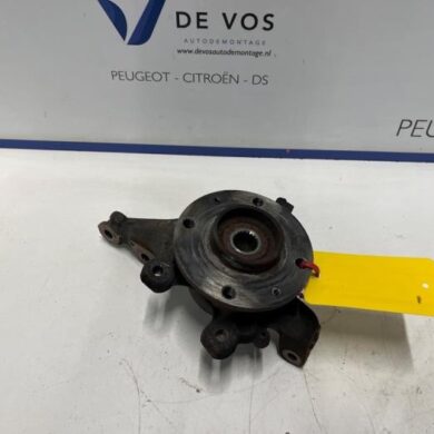 Peugeot 208 1.2 Vti 12V PureTech 75 Fusee links-voor 2021 9826780480