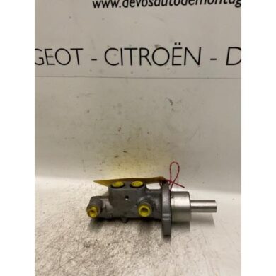 Peugeot 206 1.6 16V Hoofdremcilinder NFU 2001 4601F9