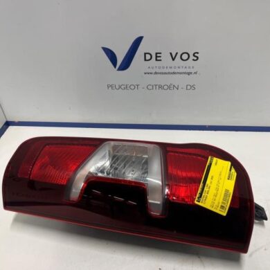 Citroen Berlingo 1.2 12V PureTech 110 Achterlicht links 2020 9819235880
