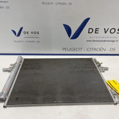 Peugeot 5008 1.2 12V Hybrid Airco Radiateur HN09 2022 9836551180