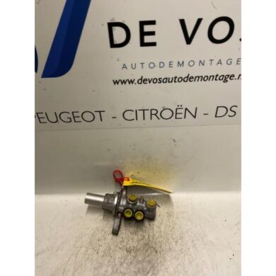 Peugeot 307 2.0 16V Master cylinder RFK 2006 6401R1-6401T2