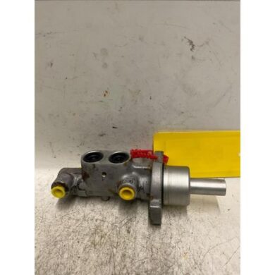 Peugeot 206 2.0 XS,XT HDi Master cylinder RHY 2002 4601F9