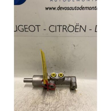 Peugeot 508 1.6 HDiF 16V Master cylinder 9HR-9HR9H05 2011 4601Y7