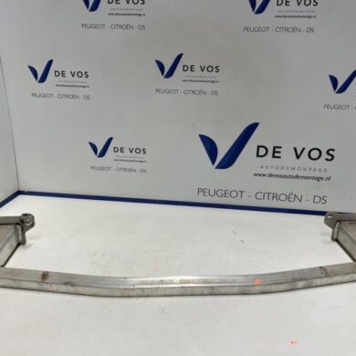 Peugeot 5008 1.2 12V Hybrid Stoßstangenrahmen vorne 2022 9822100180