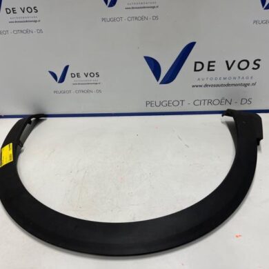 Peugeot 5008 1.2 12V Hybrid Spatbord Lijst 2022 98252888XT