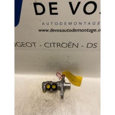 Peugeot 207 1.6 16V Hoofdremcilinder 5FW 2007 4601R8