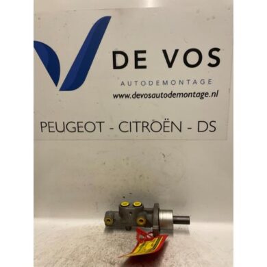 Citroen Xsara 2.0 VTS 16V Master cylinder RFS 2002 4601L5