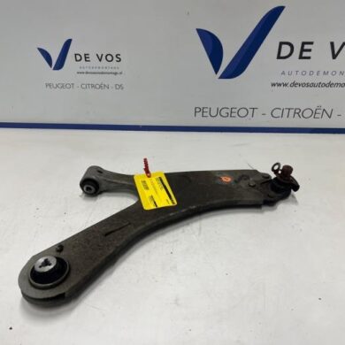 Peugeot 2008 1.2 VTi 12V PureTech 100 Draagarm rechts-voor 2024 9831682780