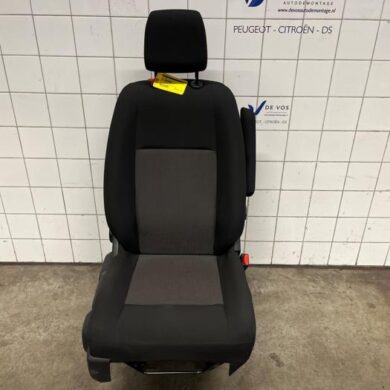 Opel Vivaro 1.5 CDTI 120 Stoel rechts 2024