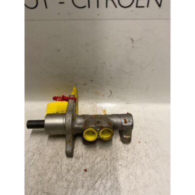 Peugeot 607 3.0 V6 24V Master cylinder XFV 2005 4601R2