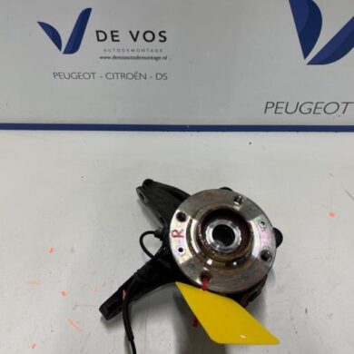 Citroen C3 1.2 PureTech 100 Fusee rechts-voor 2025 9845801180