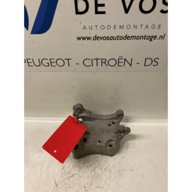 Peugeot 307  Dynamosteun boven NFU 2006 5706L8-5706F8