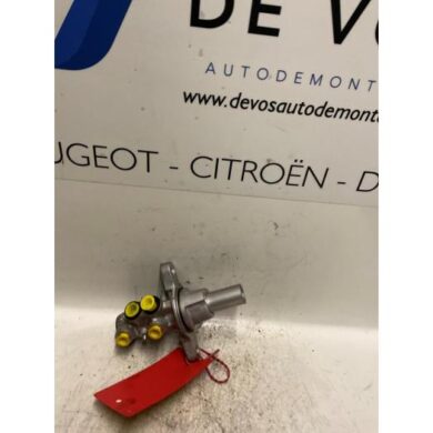 Peugeot 308 1.6 16V THP 150 Hoofdremcilinder 5FX 2008 4601V1