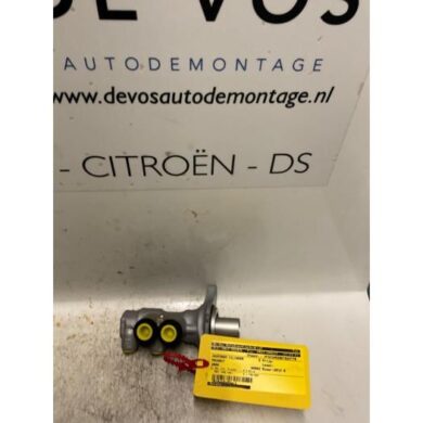 Peugeot 2008 1.2 Vti 12V PureTech 82 Hoofdremcilinder HM01-HMZHM01 2013 4601X1