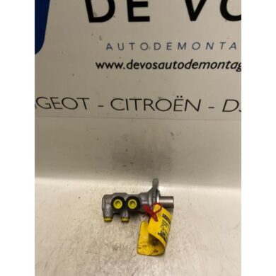 Peugeot 207  Master cylinder 5FS 2010 4601R9