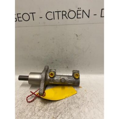 Peugeot 407 2.2 16V Master cylinder 3FY 2007 4601P7