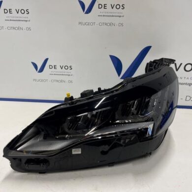 Peugeot 5008 1.2 12V Hybrid Headlight, left 2022 1675889580