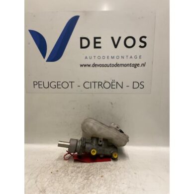 Citroen Berlingo 2.0 HDi 90 Master cylinder RHY 2000 4601H9