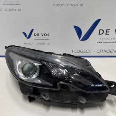 Peugeot 2008 1.5 BlueHDi 100 Koplamp rechts 2019 9825313680-1685353880
