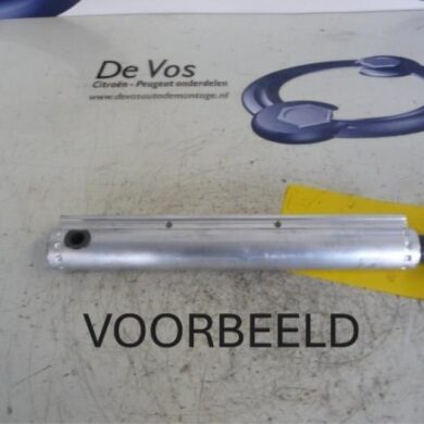 Peugeot 308 2.0 HDi 16V Euro 5 FAP Gasdemper Cabriodak 2011 8446J8