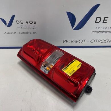 Citroen Jumpy 2.0 Blue HDI 120 Achterlicht links 2021 9808243180