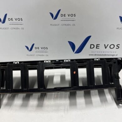 Peugeot 5008 1.2 12V Hybrid Frontpaneel 2022 98106346XT