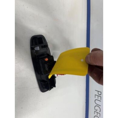 Peugeot 208 1.2 Vti 12V PureTech Steering column stalk 2017 98072680ZD-98154492ZD