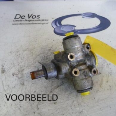 Citroen C5 2.0 16V HD Regelaar (Vering) 2008 5277J7