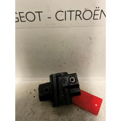Citroen Xantia 1.9 D X,SX Verdeelblok Stuurbekrachtiging 1993 402400