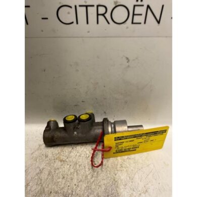 Peugeot 406 1.8 16V Hoofdremcilinder LFY 1997 4601E9