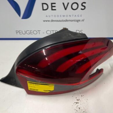 Peugeot 208  Taillight, right 2017 9825601180