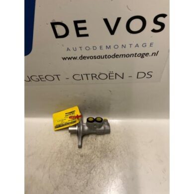 Peugeot 208 1.4 16V Master cylinder 8F01-8FP8F01 2012 4601R9