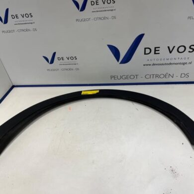 Opel Grandland X 1.2 Turbo 12V Wheel arch strip 2019 YP000310XT