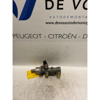 Peugeot 206 2.0 RC 16V Hoofdremcilinder RFK 2004 4601P2