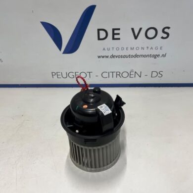 Peugeot 2008 1.2 VTi 12V PureTech 100 Heizung Belüftungsmotor 2024 9840566280