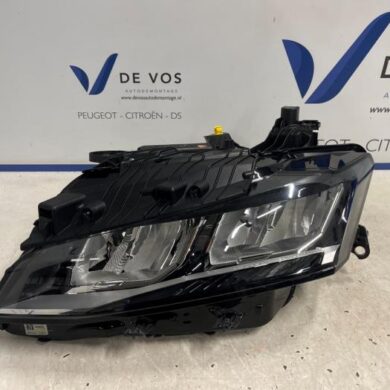 Peugeot 308 1.2 PureTech Hybrid 136 Headlight, left 2022 9839286380