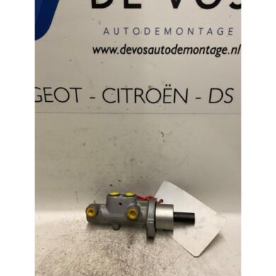 Citroen Xsara  Master cylinder NFU 2002 4601L5