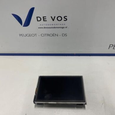 Peugeot 2008 1.5 BlueHDi 100 Display Interieur YHY-YH01 2019 9831642480