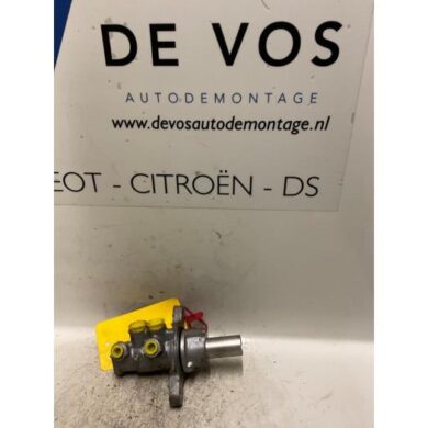Peugeot 307  Master cylinder 9HX 2008 4601V0