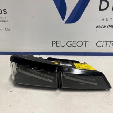 Peugeot 408 1.6 16V HYbrid 225 Rücklicht links 2022 9835300480